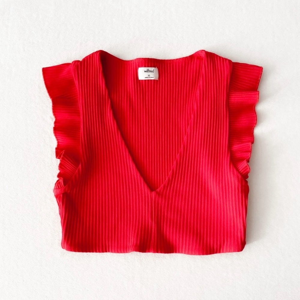 **SOLD** Aritzia Wilfred Ribbed Ruffle Cap Sleeve Crop Top